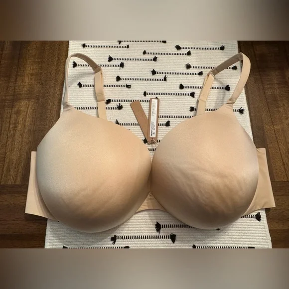 SKIMS Ultimate Push-up Plunge Bra - Picture 2 of 5